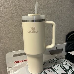 40oz cream Stanley